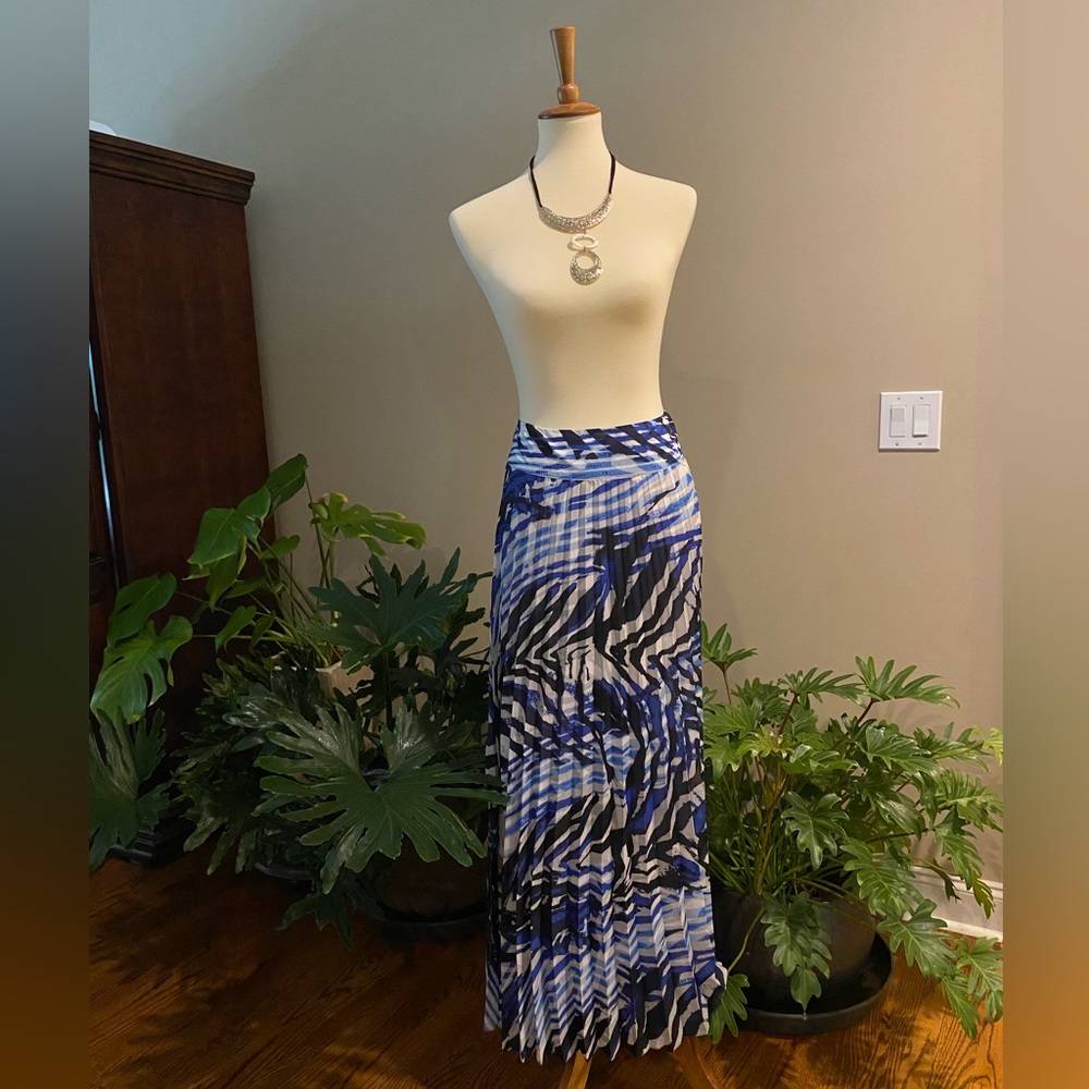 Chico's Black Label Navy and Black Pleated Maxi Skirt - Size 12